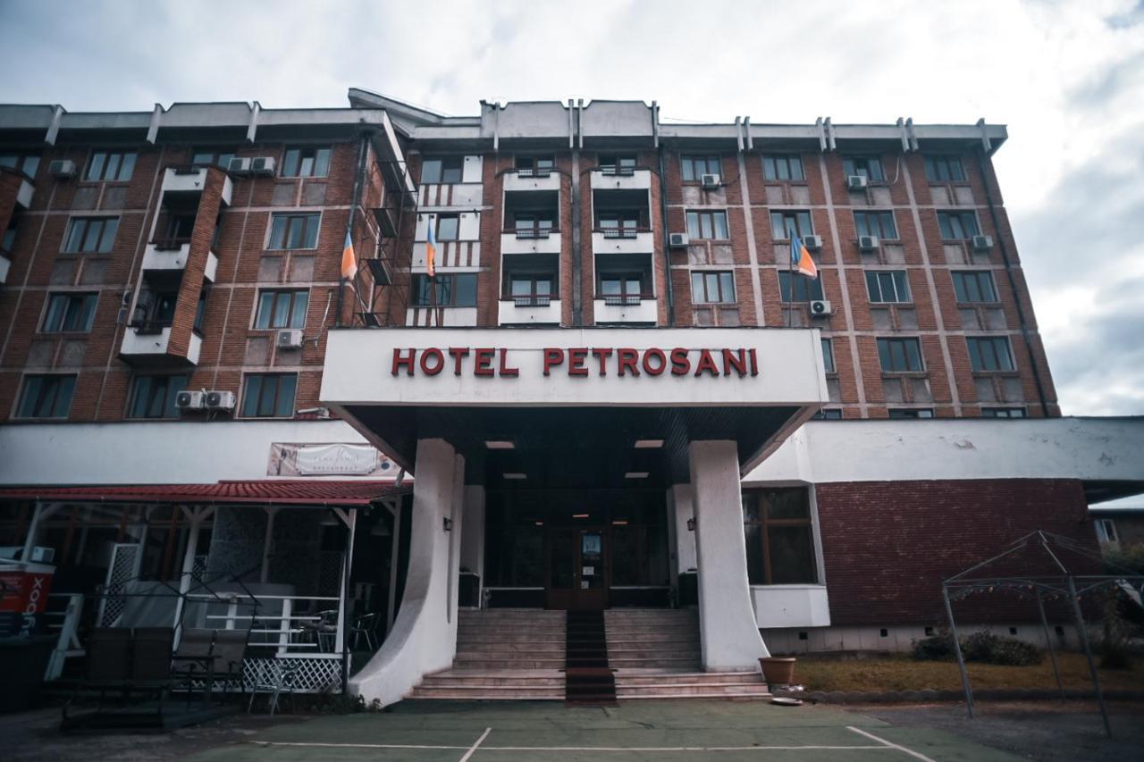 Petrosani Camere De Inchiriat - Hotel Petroshani Srl Luaran gambar